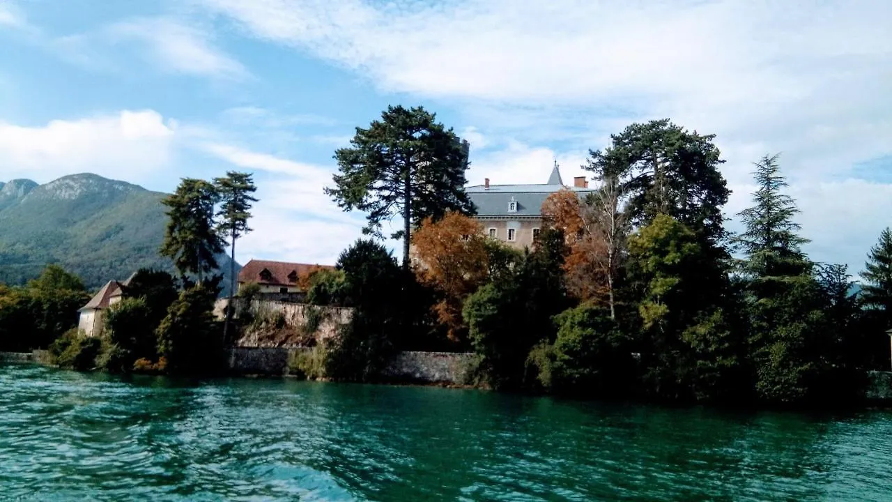 Cabin No 7 Annecy Lake Demi-Quartier 0*,  France