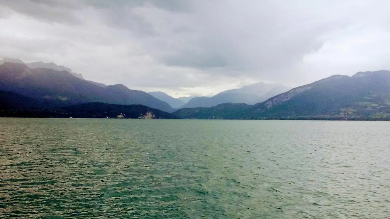 Cabin No 7 Annecy Lake Demi-Quartier 0*,  France